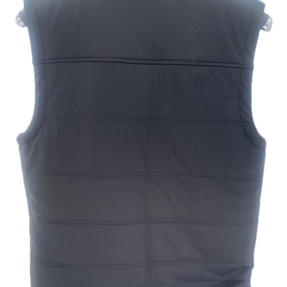 Travis Mathew - Cold shoulder puffer vest - Picture 2 of 3